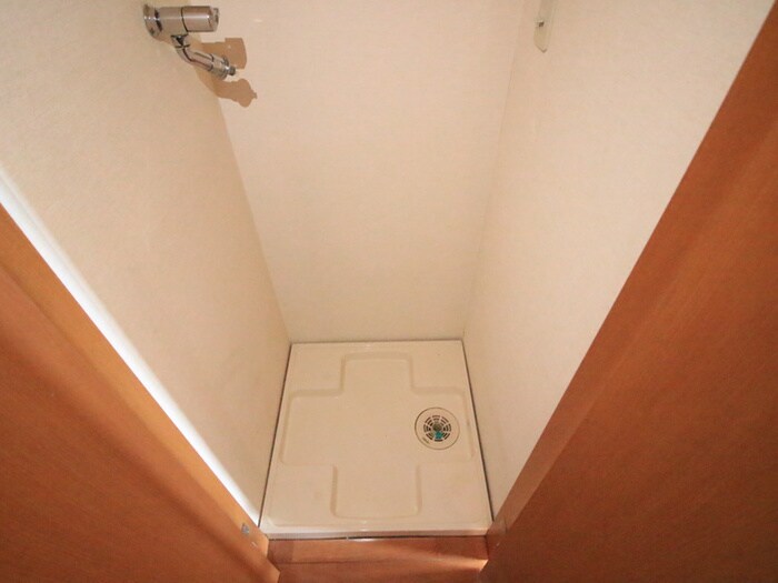 物件内観写真11　(洗濯機置場)