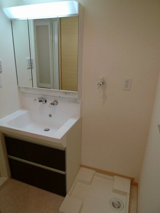物件内観写真8　(洗面)