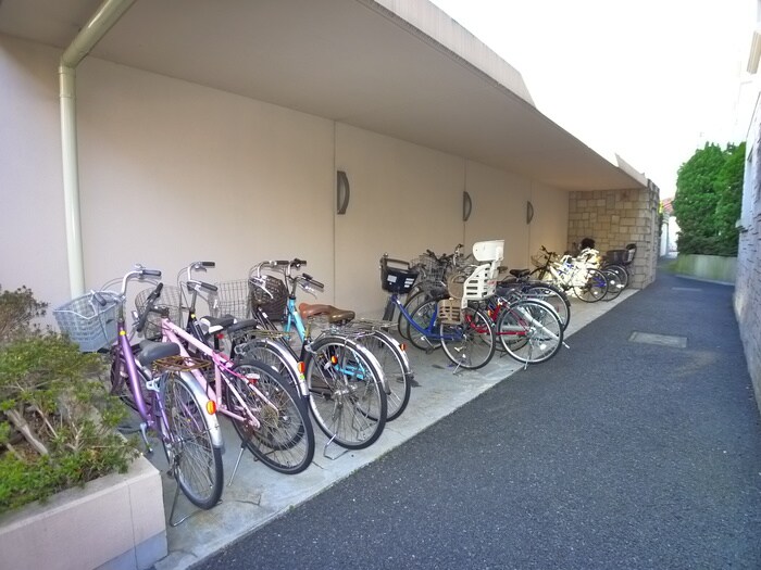物件外観写真6　(駐輪場)