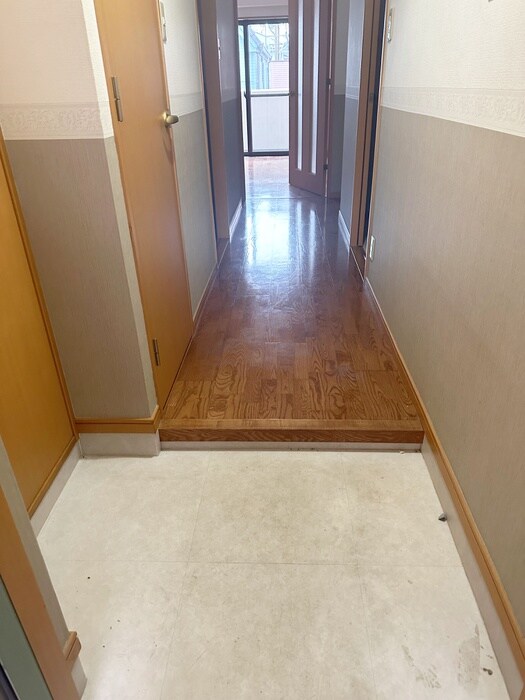 物件内観写真13　(玄関)