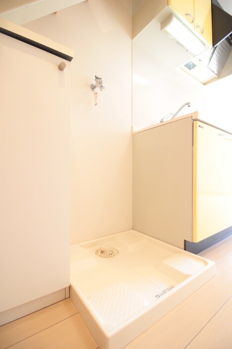 物件内観写真12　(洗濯機置場)