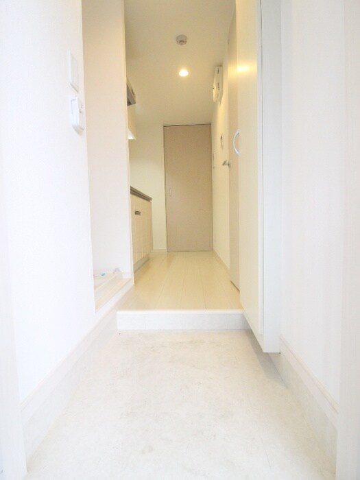 物件内観写真7　(玄関)