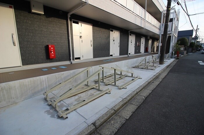 物件外観写真3　(駐輪場)