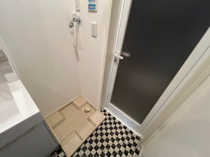 物件内観写真13　(洗濯機置場)