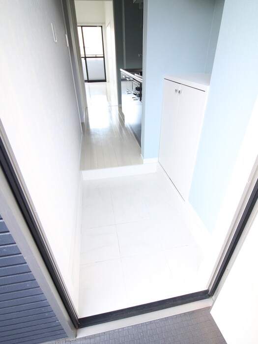 物件内観写真16　(玄関)