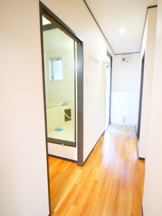 物件内観写真15　(廊下)