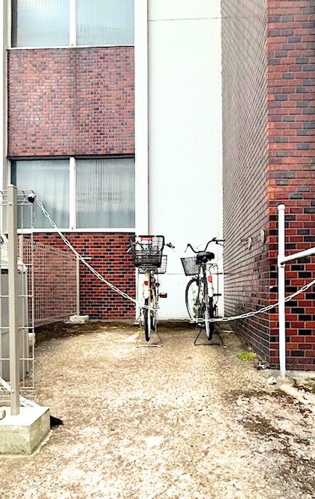物件外観写真6　(駐輪場)