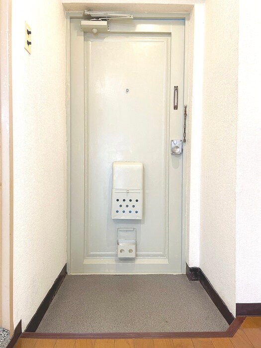 物件内観写真13　(玄関)