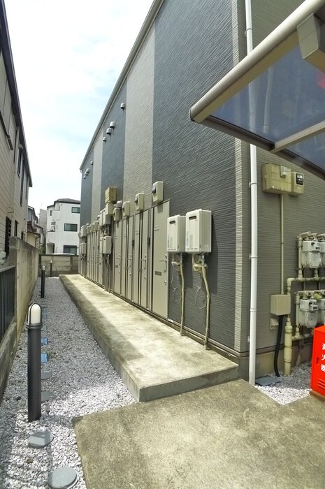 物件外観写真3　(エントランス部分)