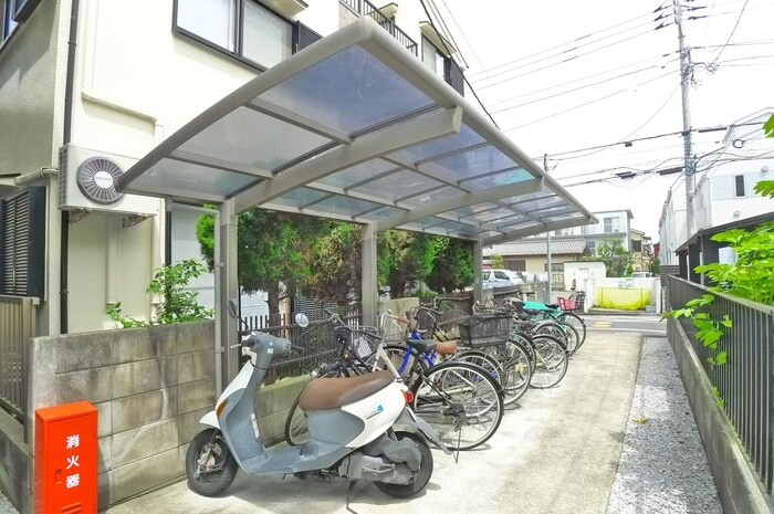 物件外観写真4　(駐輪場)