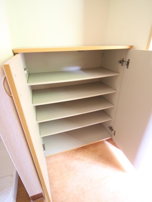 物件内観写真16　(靴箱)