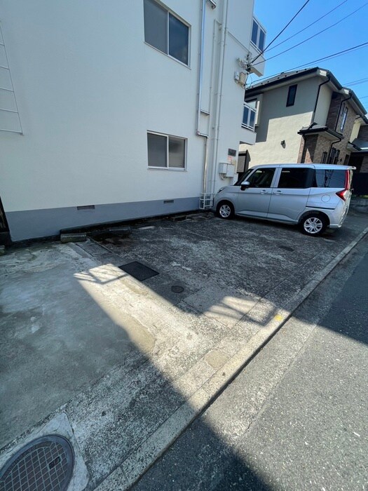 岡本ハイツの駐車場