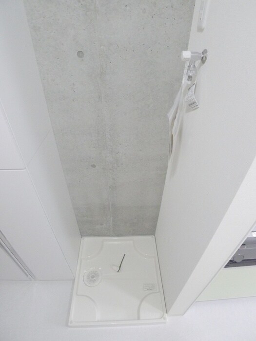 物件内観写真13　(洗濯機置場)