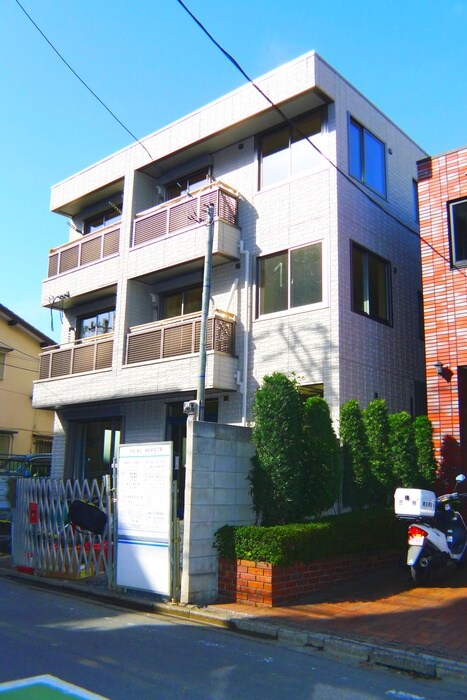 物件外観写真2　(建築中)