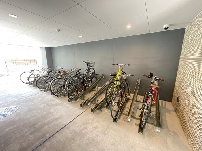 物件外観写真3　(駐輪場)