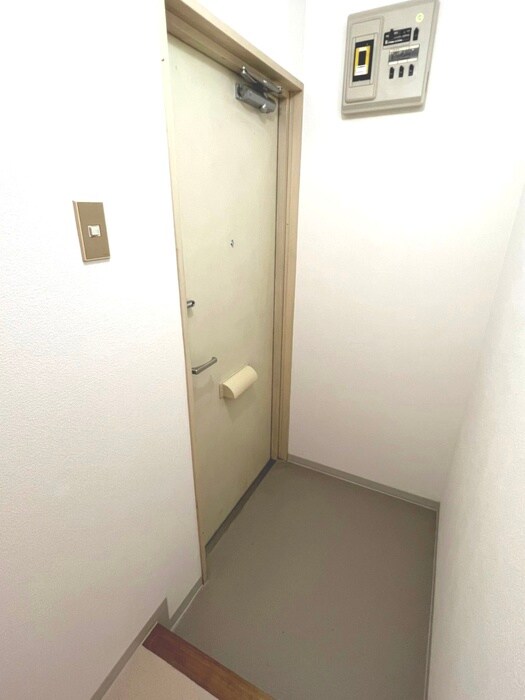 物件内観写真14　(玄関)