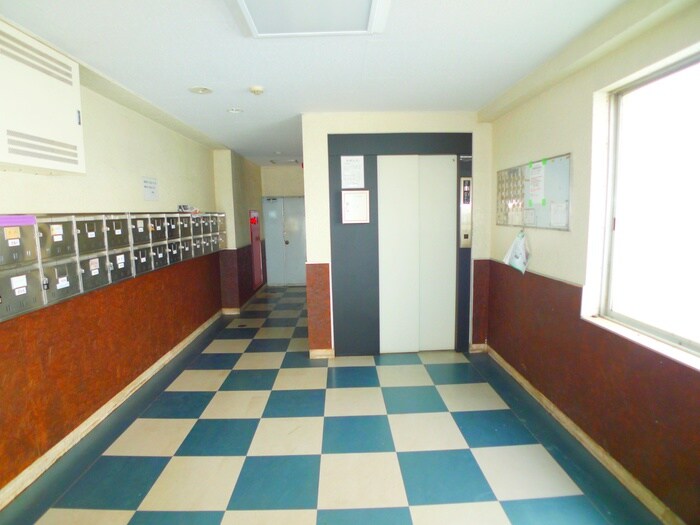 吉沢ビルのエントランス部分