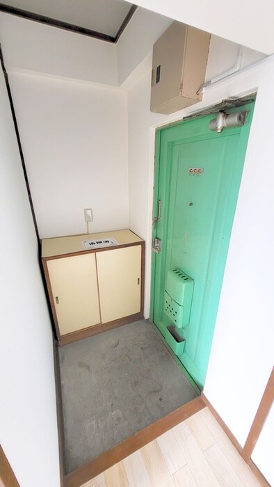 吉沢ビルの玄関