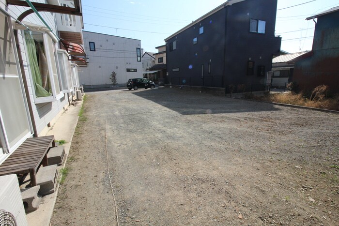 物件外観写真5　(駐車場)
