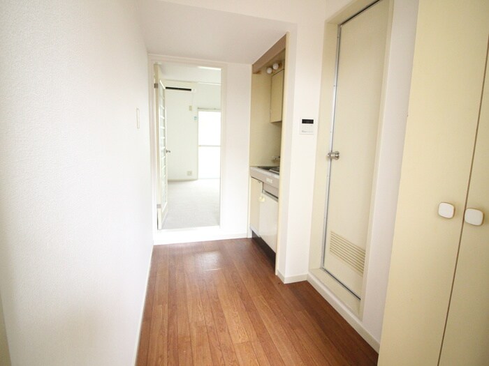 物件内観写真14　(廊下)