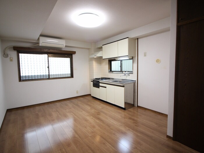 物件内観写真8　(居室)