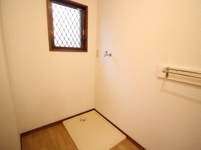 物件内観写真22　(洗濯機置場)