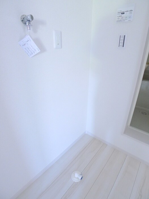 物件内観写真13　(洗濯機置場)