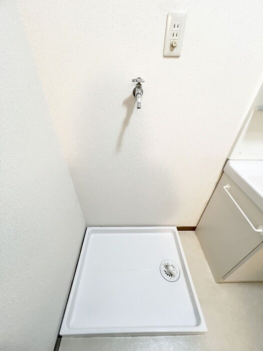 物件内観写真16　(洗濯機置場)