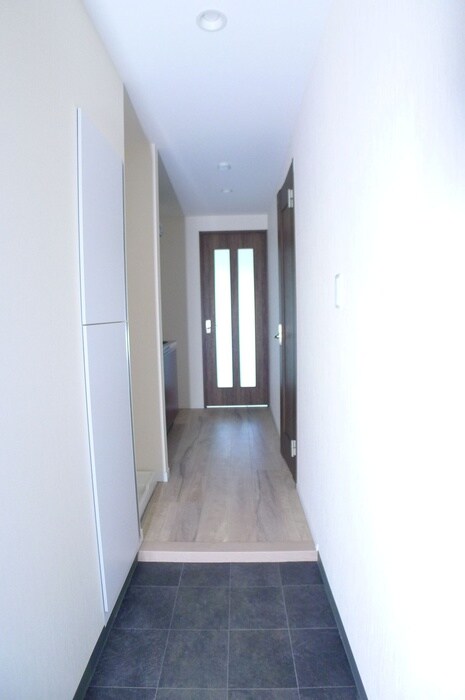 物件内観写真11　(玄関)