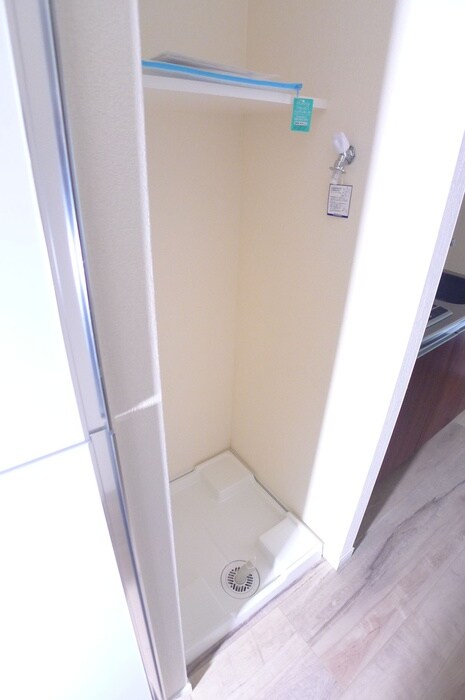 物件内観写真14　(洗濯機置場)