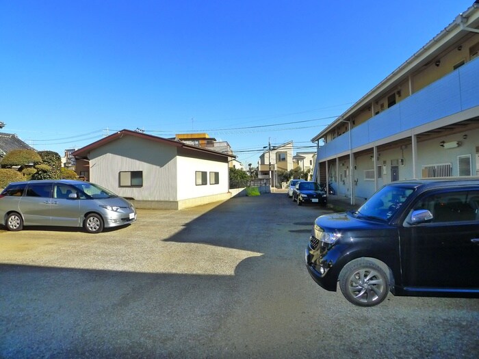 物件外観写真4　(駐車場)