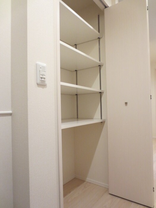 物件内観写真16　(収納)