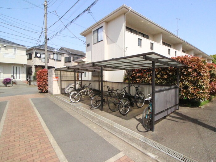 物件外観写真3　(駐輪場)
