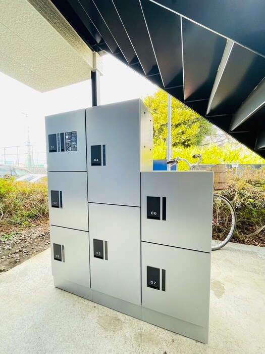 物件外観写真5　(エントランス部分)