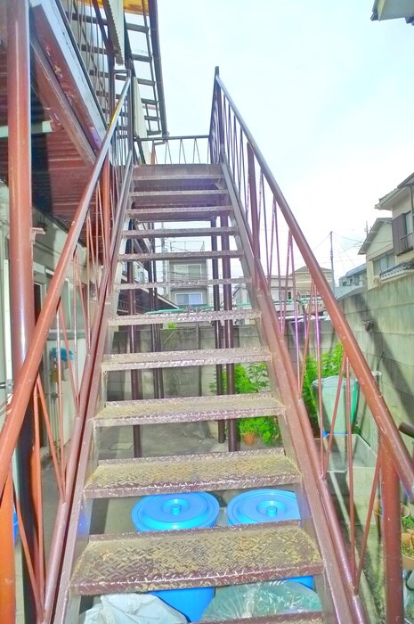 物件外観写真4　(エントランス部分)