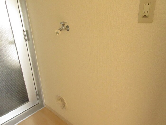 物件内観写真17　(洗濯機置場)