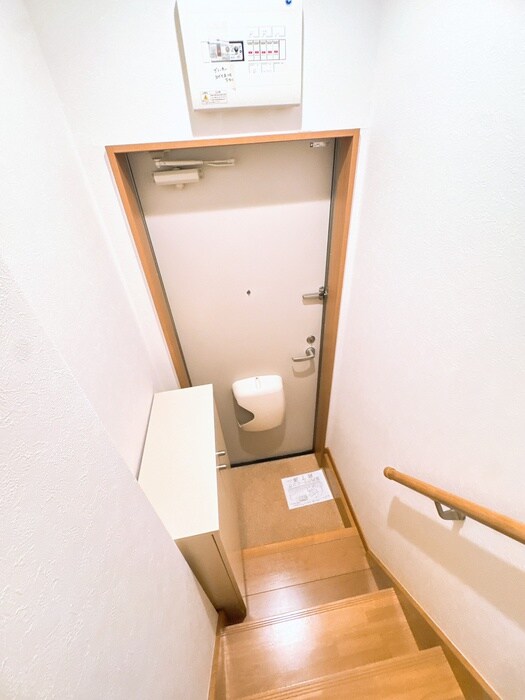 物件内観写真7　(玄関)