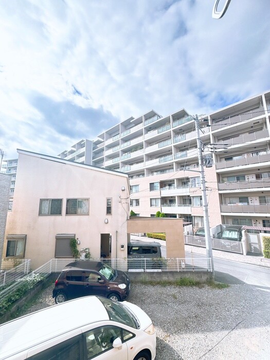 物件内観写真20　(室内からの展望)