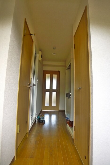 物件内観写真18　(廊下)