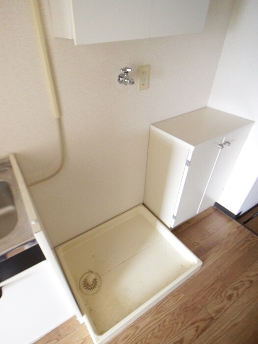 物件内観写真13　(洗濯機置場)