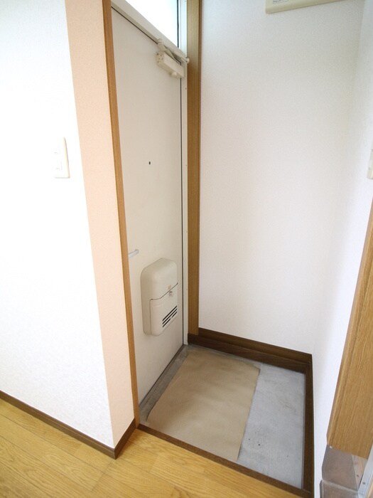 物件内観写真7　(玄関)