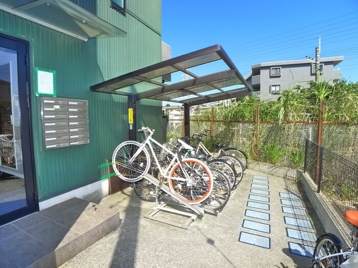 物件外観写真5　(駐輪場)