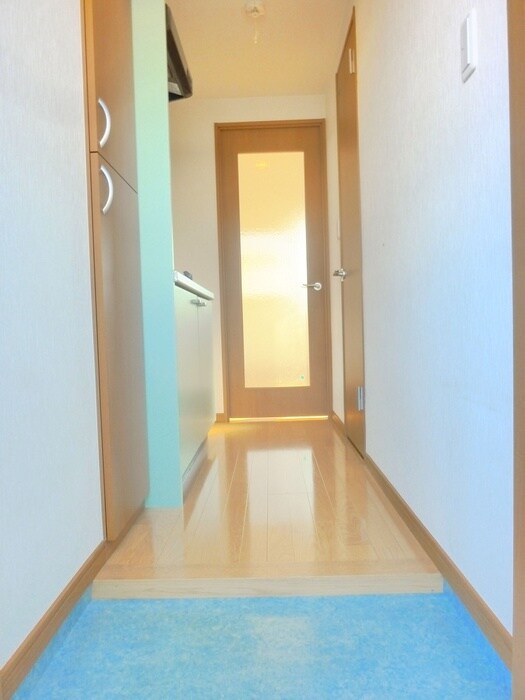 物件内観写真12　(玄関)