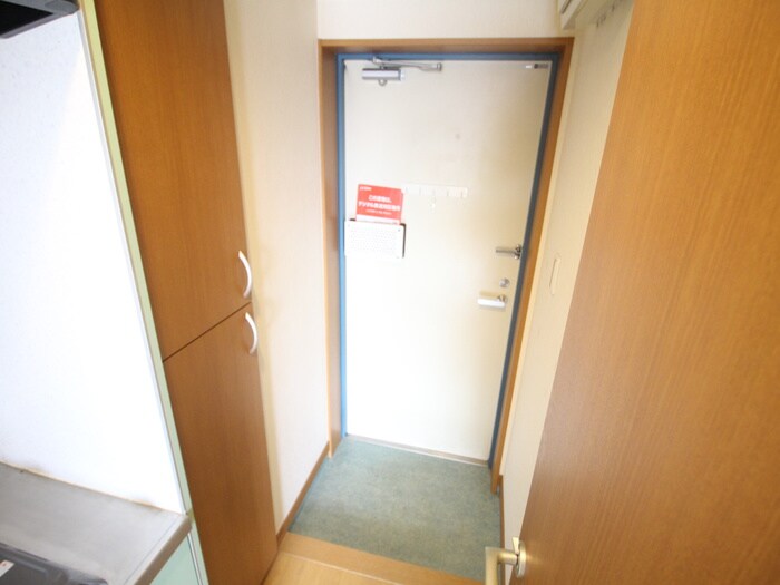 物件内観写真12　(玄関)
