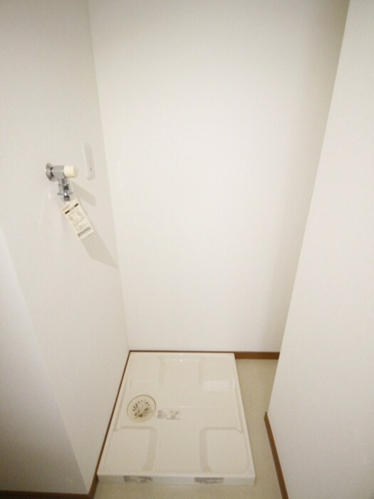 物件内観写真15　(洗濯機置場)