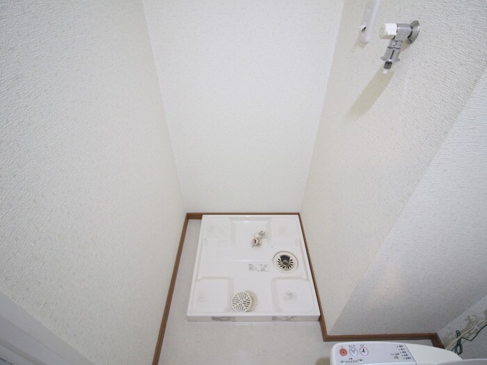 物件内観写真15　(洗濯機置場)