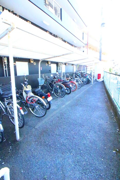 物件外観写真5　(駐輪場)