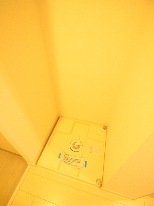 物件内観写真12　(洗濯機置場)