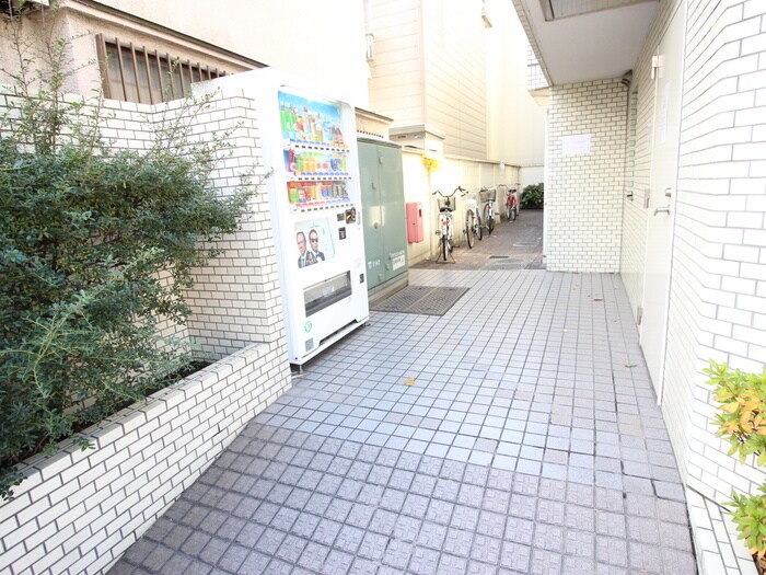 物件外観写真6　(駐輪場)