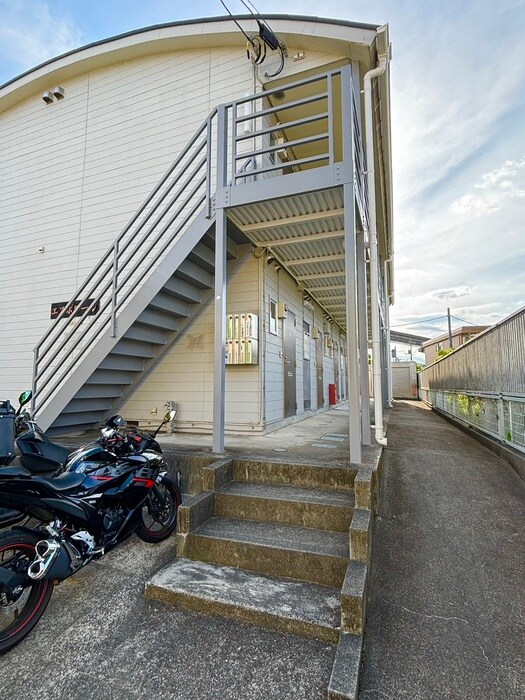 物件外観写真3　(エントランス部分)